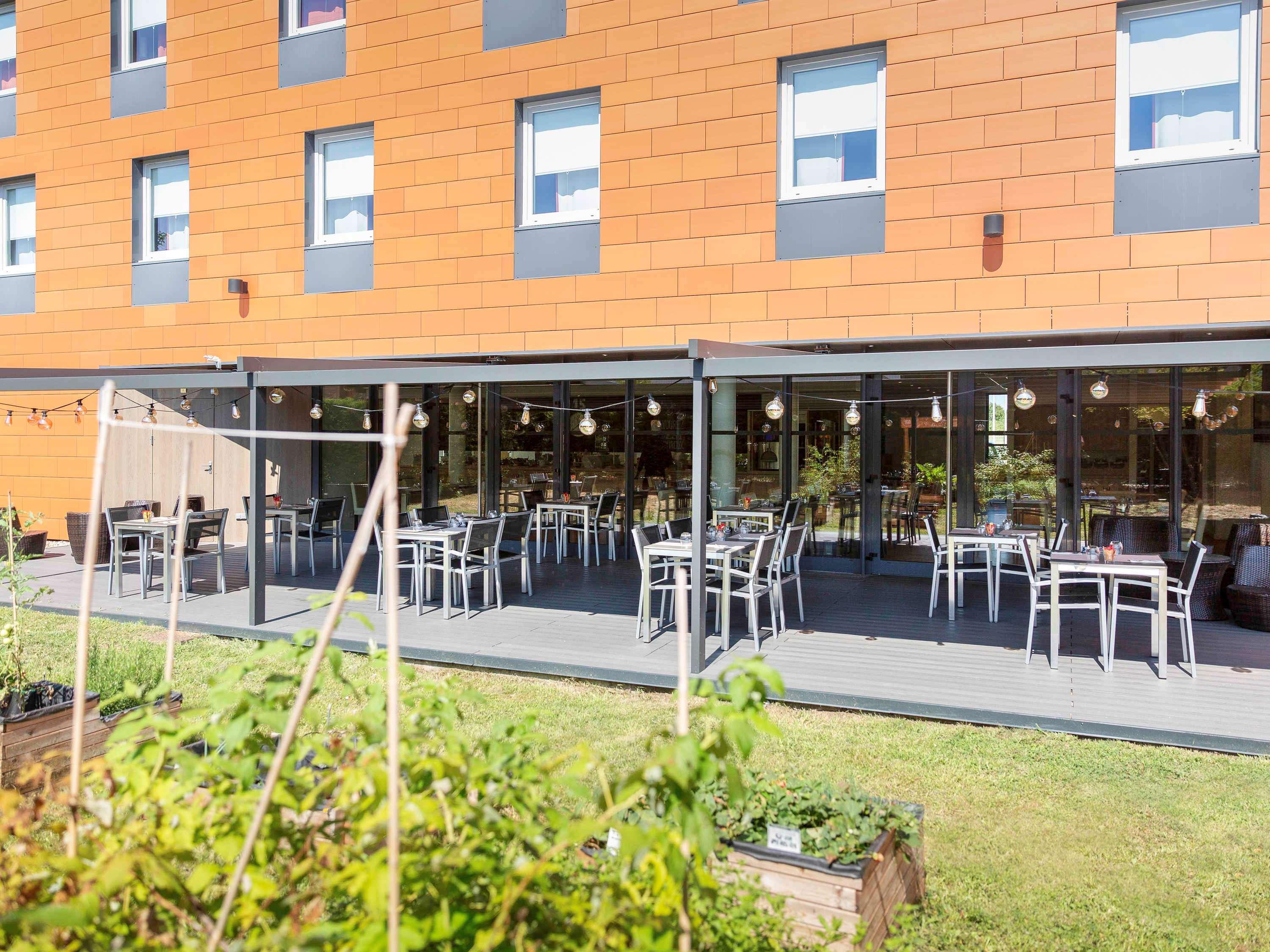 Ibis Lyon Est Chaponnay Hotel Exterior photo