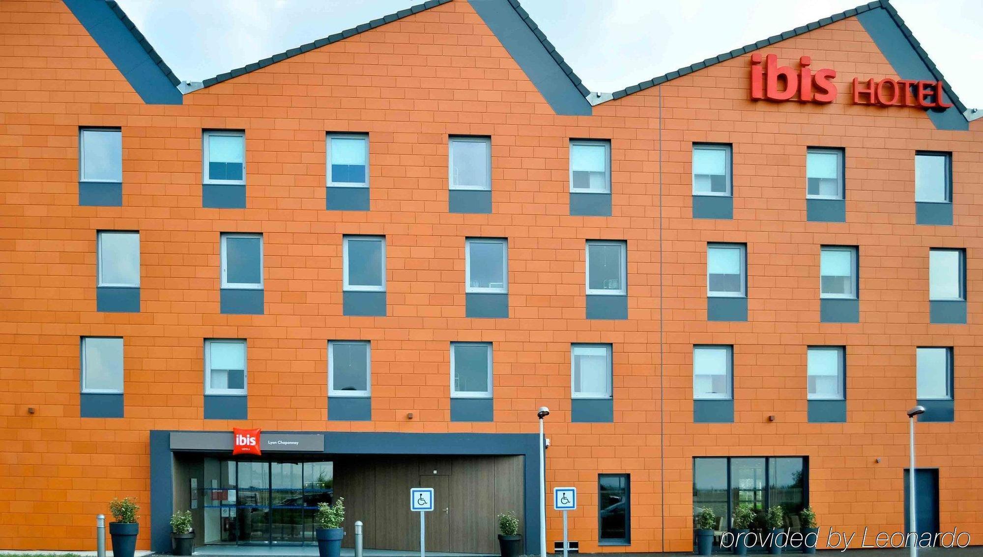Ibis Lyon Est Chaponnay Hotel Exterior photo